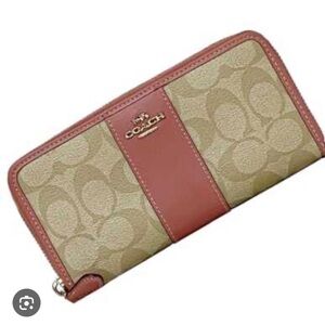 Coach round zipper long wallet
